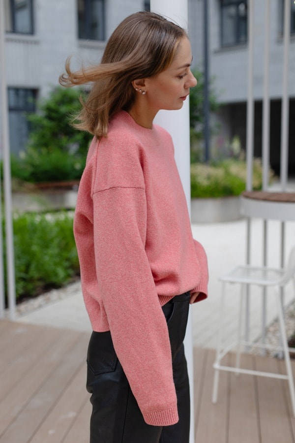 Джемпер укороченный из пушистой шерсти 100% шерсть premium merino wool – Фламинго