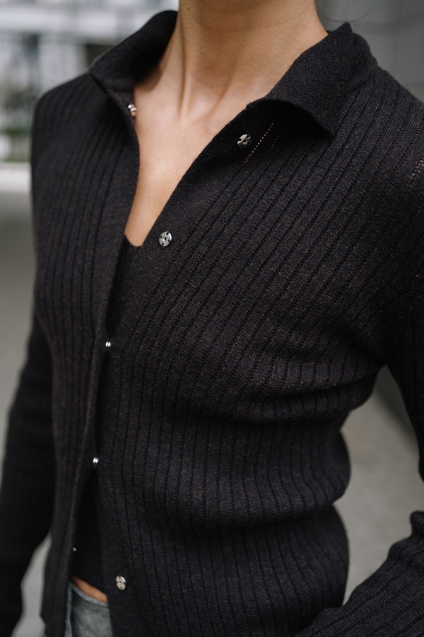 Cashmere жакет-кардиган с воротником поло фактурной вязки  - Коричневый