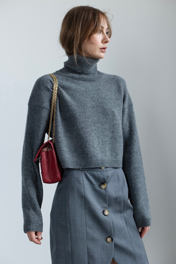 Шерстяной укороченный свитер из пушистой 100% шерсть premium merino wool – Темный серый